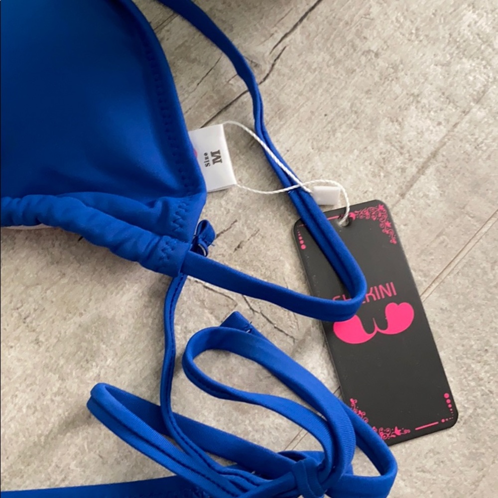 Bikini - Picture 6 of 8